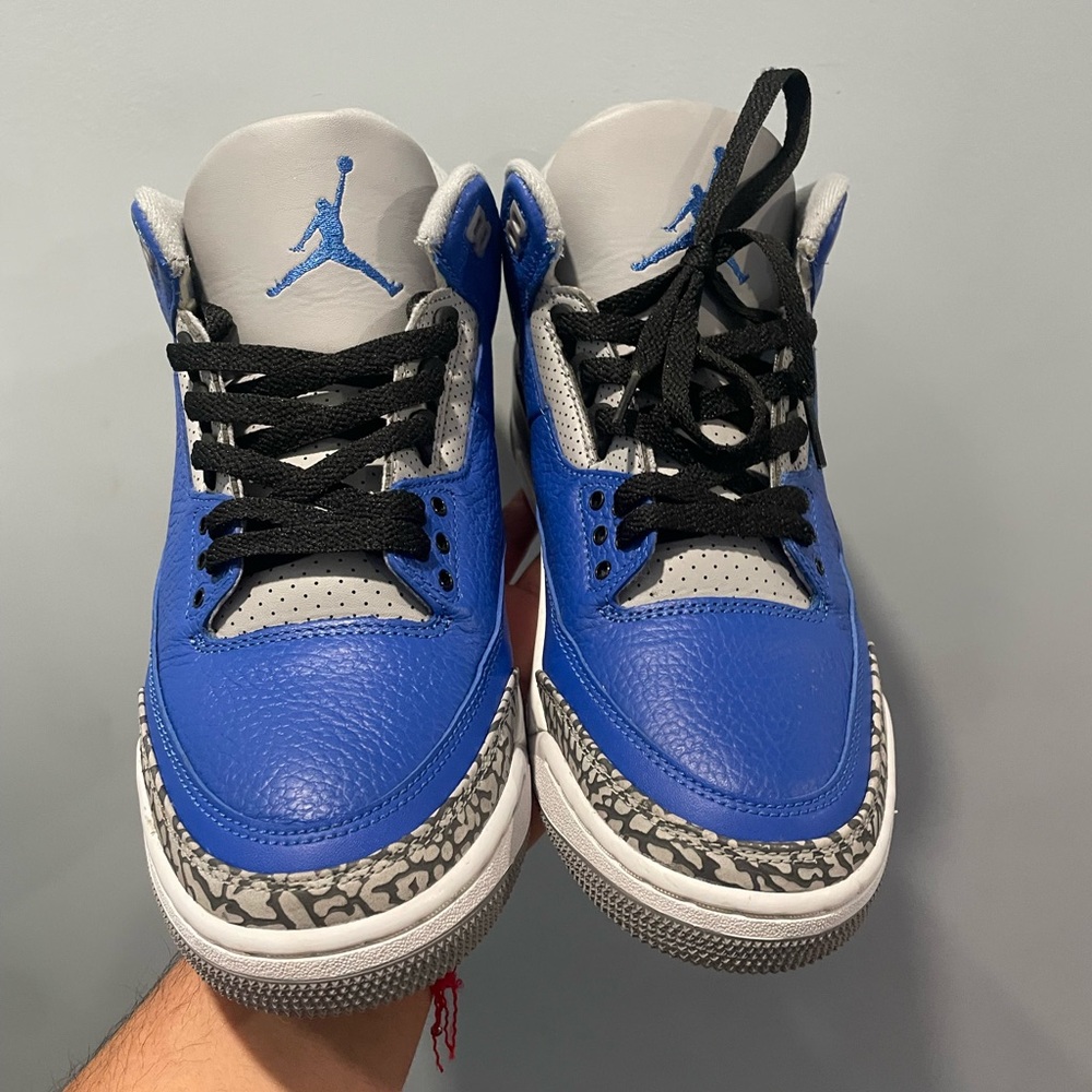 Air Jordan 3 Retro Sneakers - Picture 2 of 8